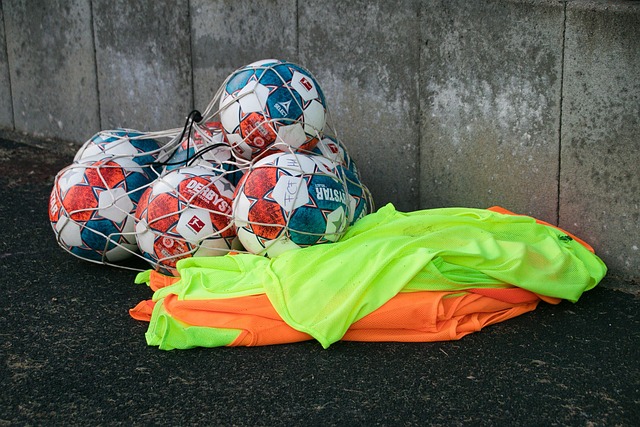 其背後的商 其背後的商